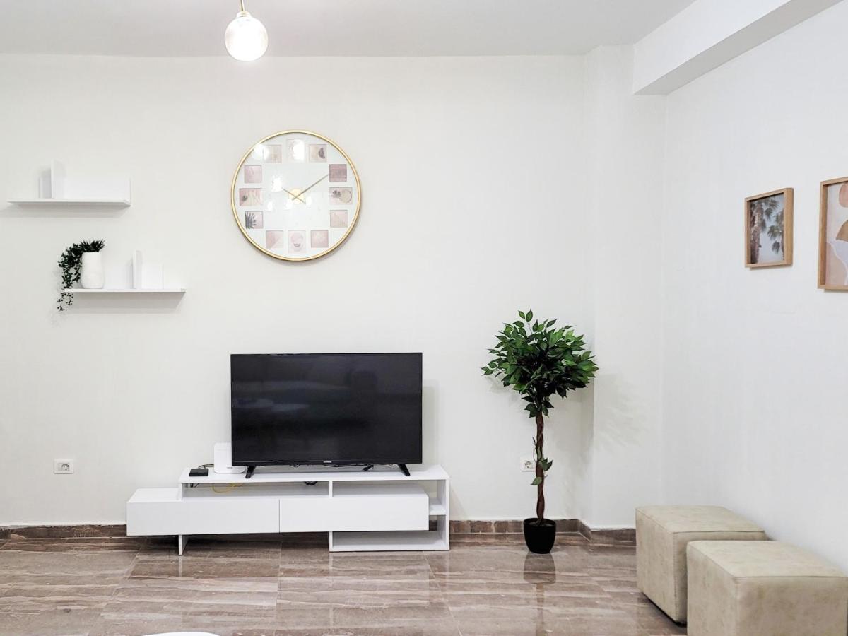 One-Bedroom Gem By The Square ติรานา ภายนอก รูปภาพ