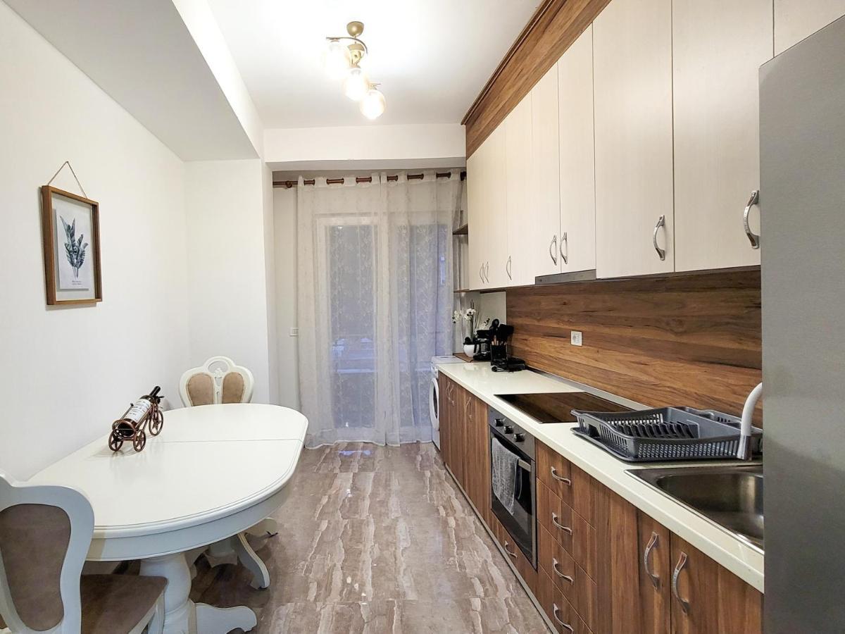 One-Bedroom Gem By The Square ติรานา ภายนอก รูปภาพ