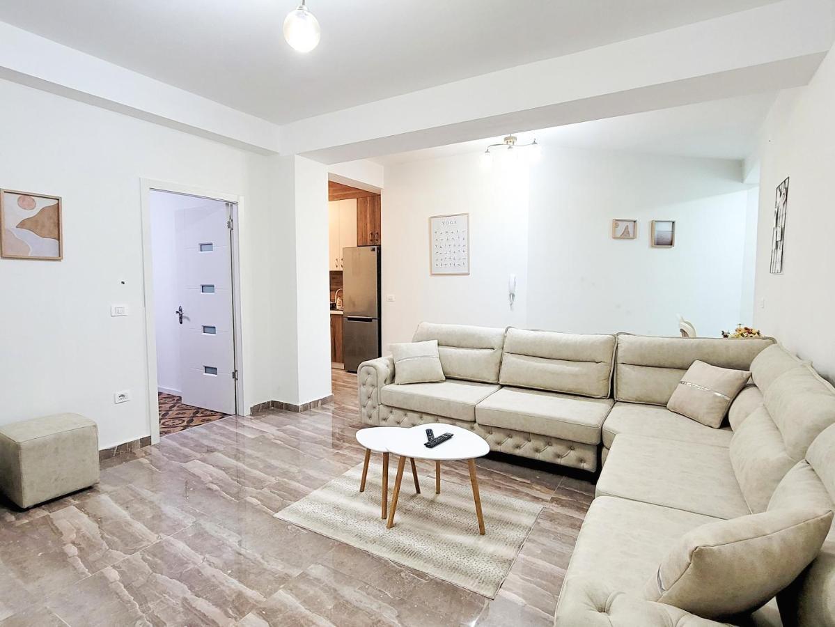 One-Bedroom Gem By The Square ติรานา ภายนอก รูปภาพ