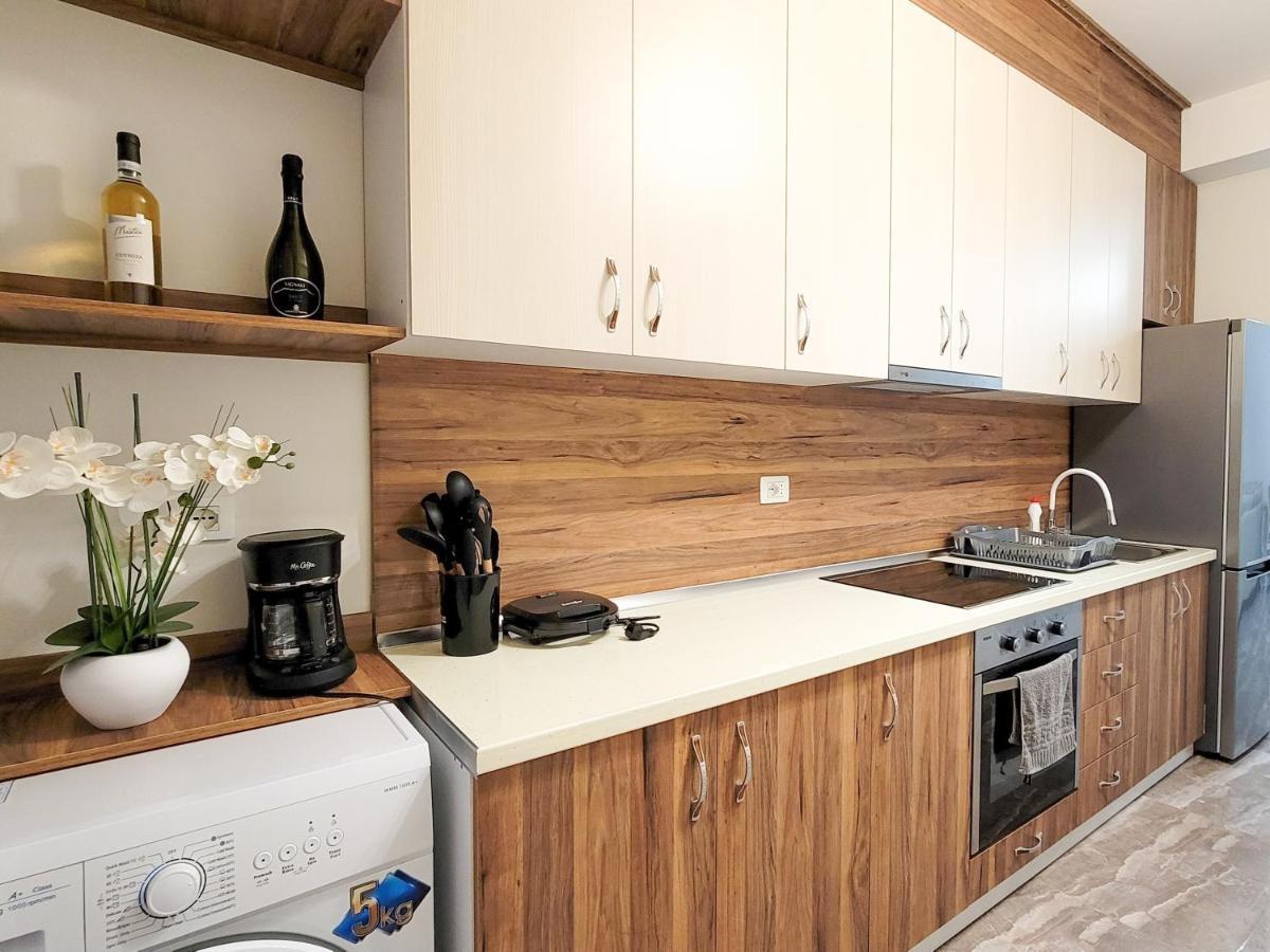 One-Bedroom Gem By The Square ติรานา ภายนอก รูปภาพ